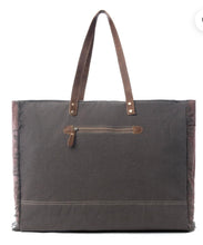 Load image into Gallery viewer, Ursinia Weekender Bag
