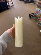 Load image into Gallery viewer, Cream Pillars
