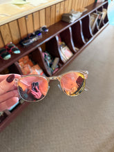 Load image into Gallery viewer, Sunglasses
