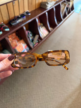 Load image into Gallery viewer, Sunglasses
