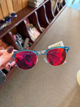 Load image into Gallery viewer, Sunglasses
