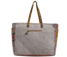 Load image into Gallery viewer, Rigaud Rail Express Weekender Bag
